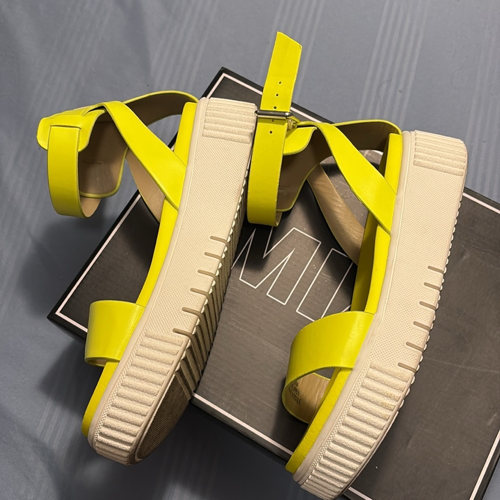 Mia Platform Sandals - Picture 5 of 9